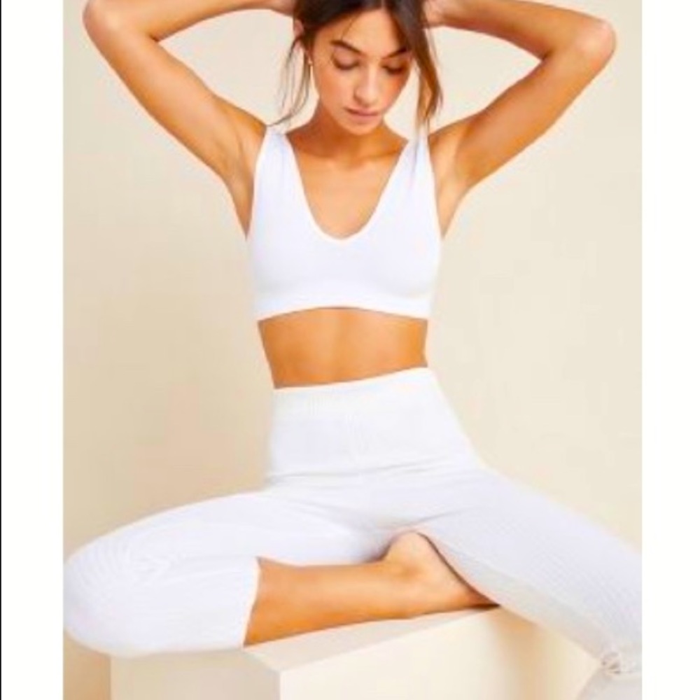 Anthropologie STELLA SEAMLESS BRALETTE ($18 for the pair)
BLACK & White
